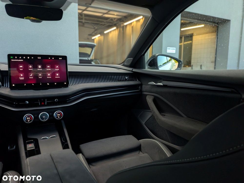 Skoda Superb 2.0 TSI Sportline DSG - 17