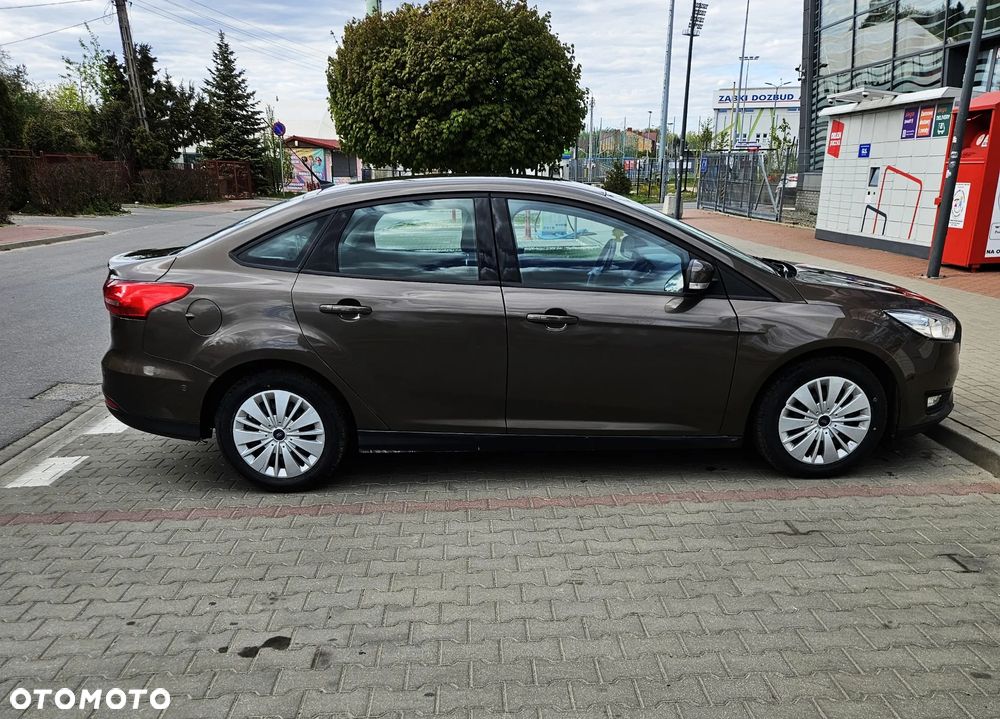 Ford Focus 1.6 Trend Sport - 12