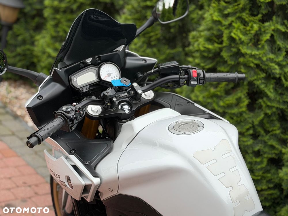 Yamaha FZ8 - 15