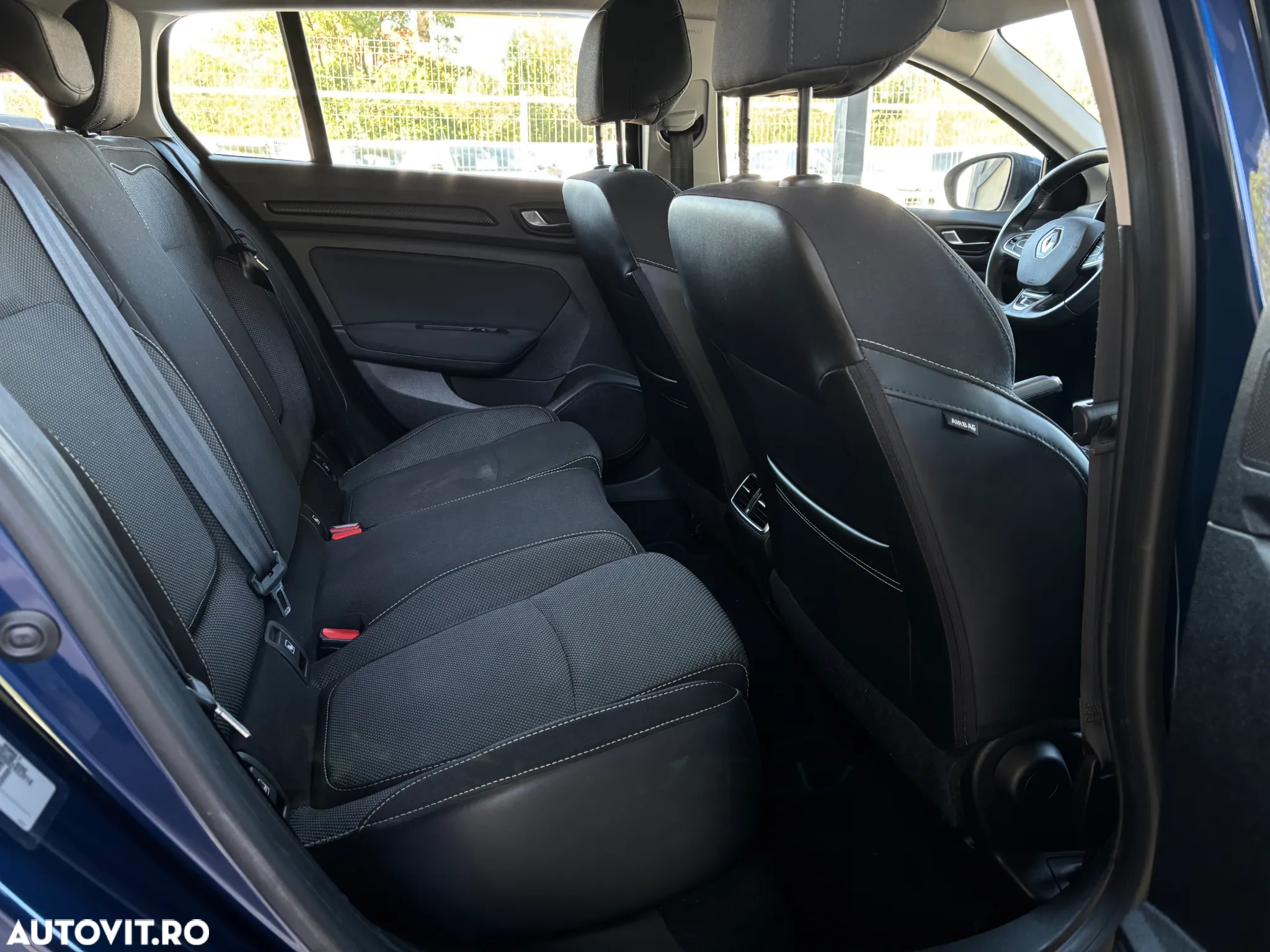 Renault Megane BLUE dCi Business - 36