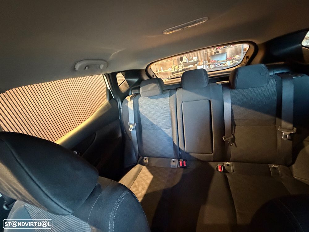 Nissan Qashqai 1.6 dCi N-Connecta RS+PS 4x4i - 26