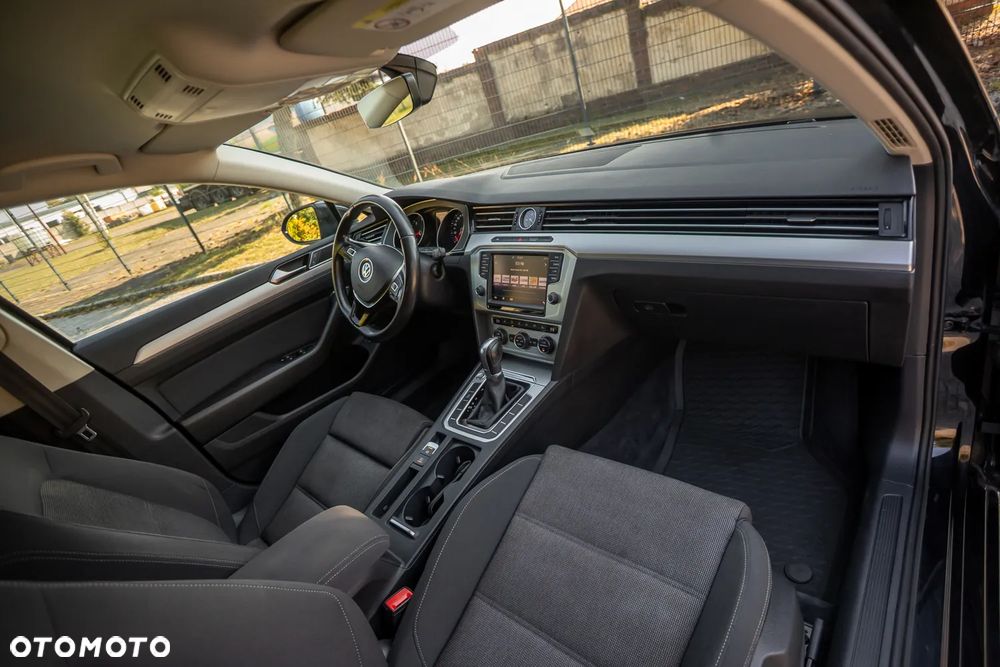 Volkswagen Passat Variant 2.0 TDI SCR DSG - 20