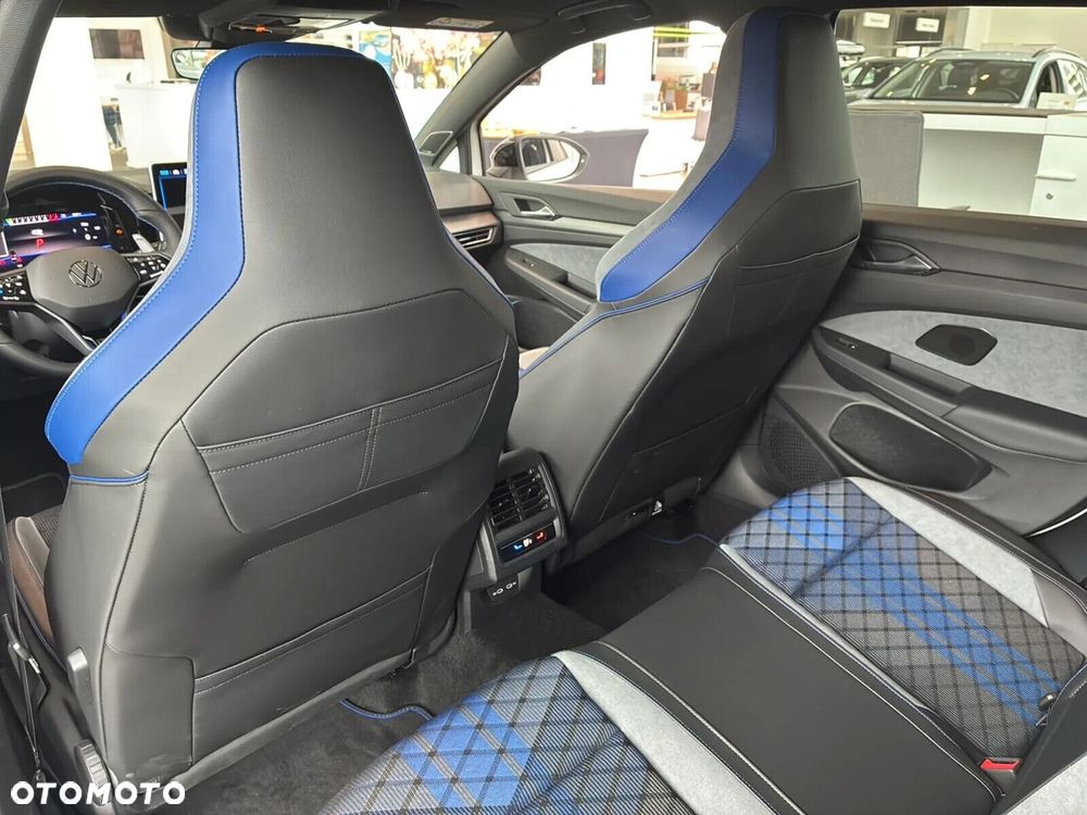 Volkswagen Golf Variant - 29