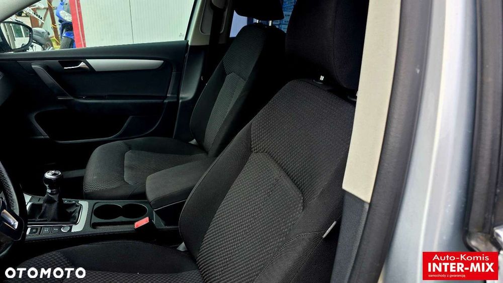 Volkswagen Passat - 25