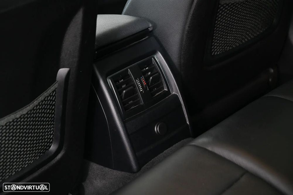 BMW 318 d Pack M Auto - 22