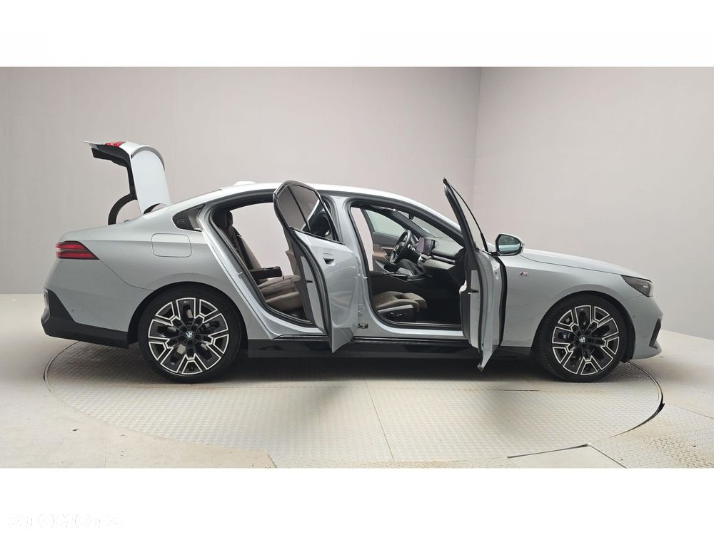 BMW Seria 5 - 13