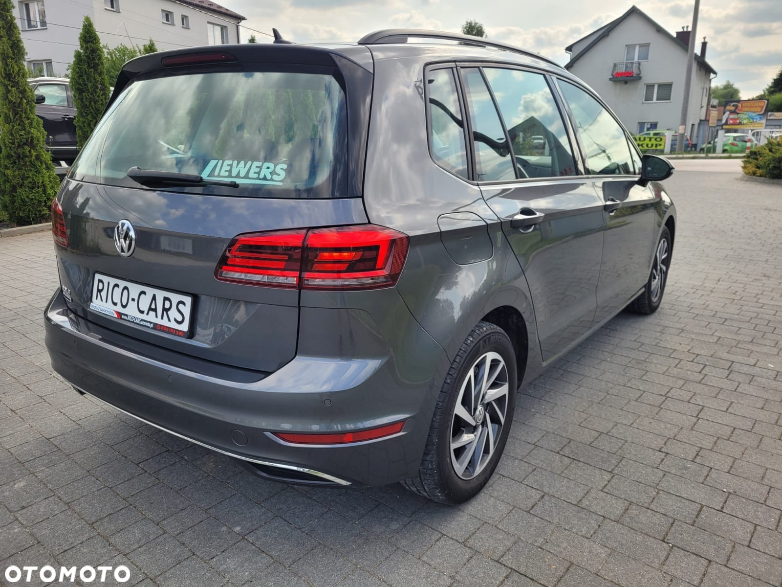 Volkswagen Golf Sportsvan VII SV 1.2 TSI BMT Start - 8