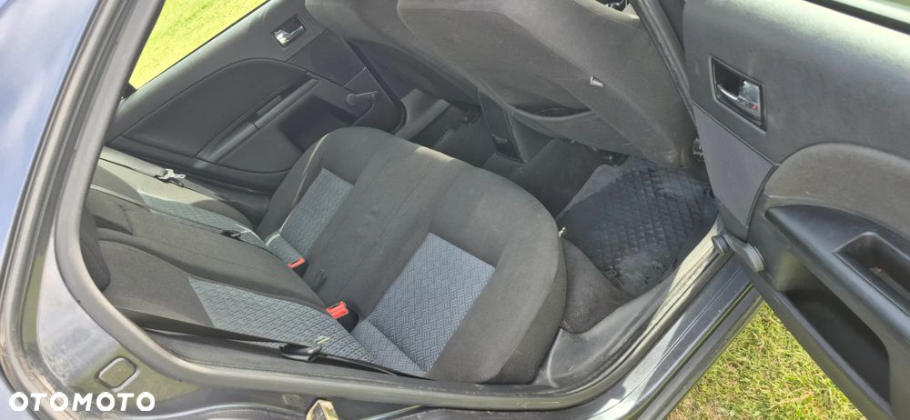 Ford Mondeo 2.0 TDCI Ambiente - 12