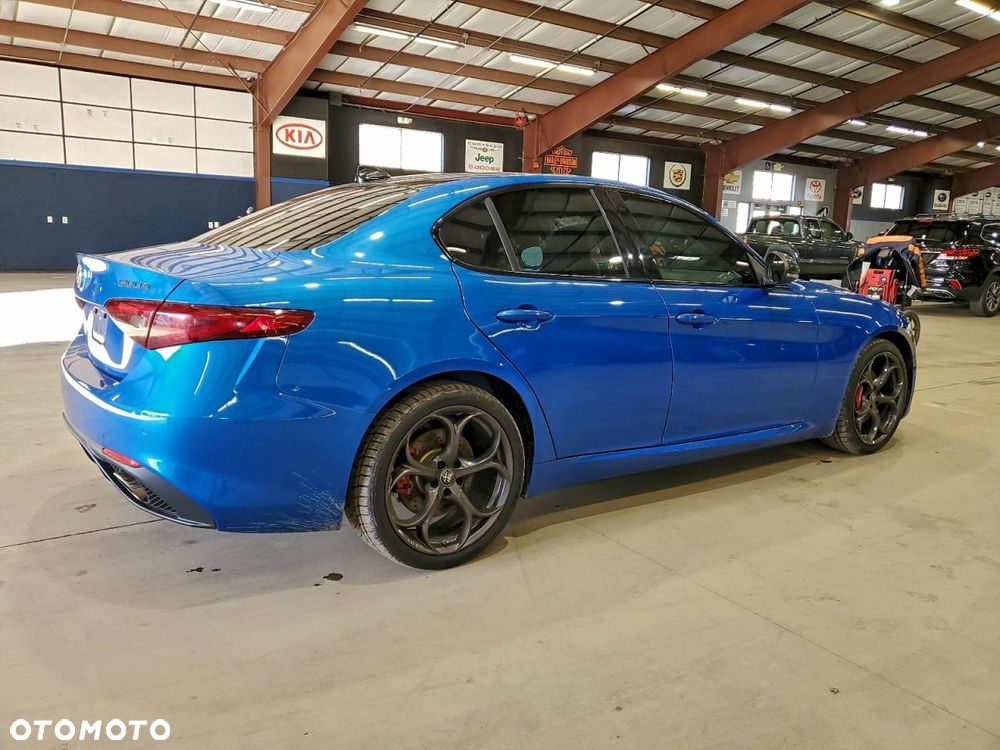 Alfa Romeo Giulia 2.0 Turbo 16V AT8-Q4 Ti - 5