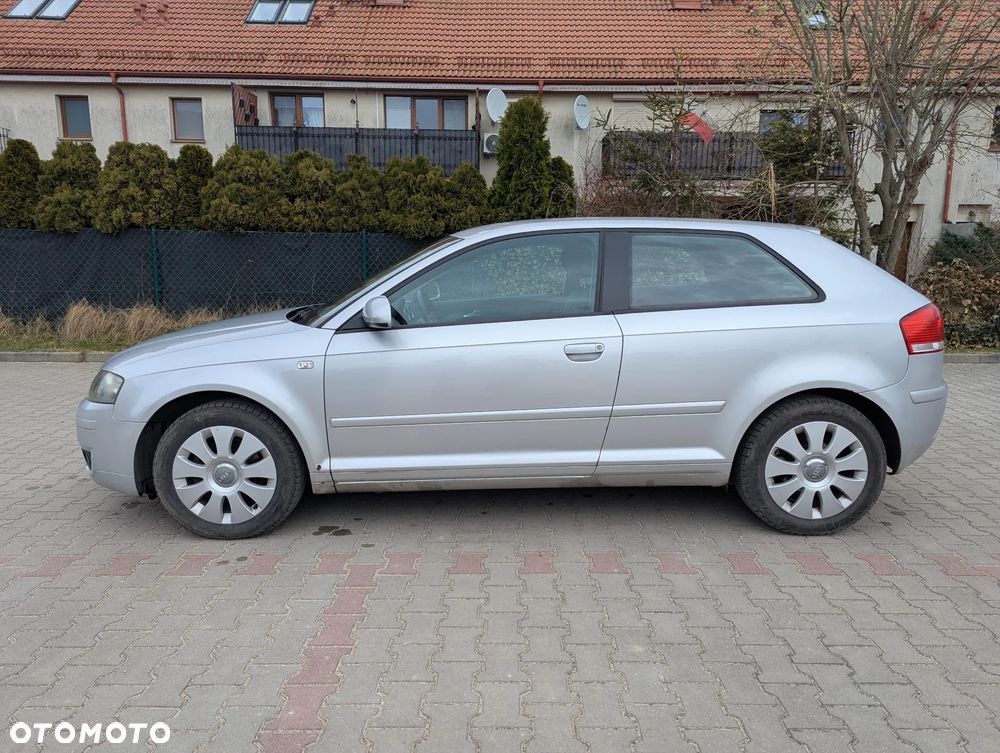 Audi A3 3-drzwiowe 1.6 Ambition - 2