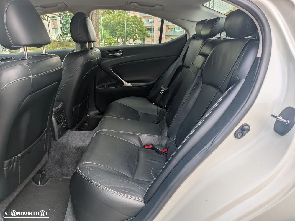 Lexus IS 220 d Executive 5G - 17