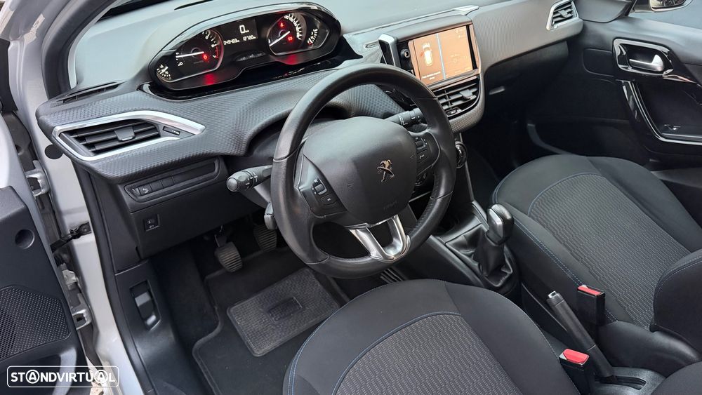 Peugeot 208 2018 photo 5