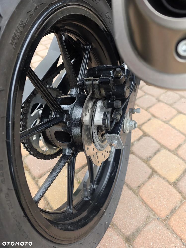 Suzuki GSX - 14