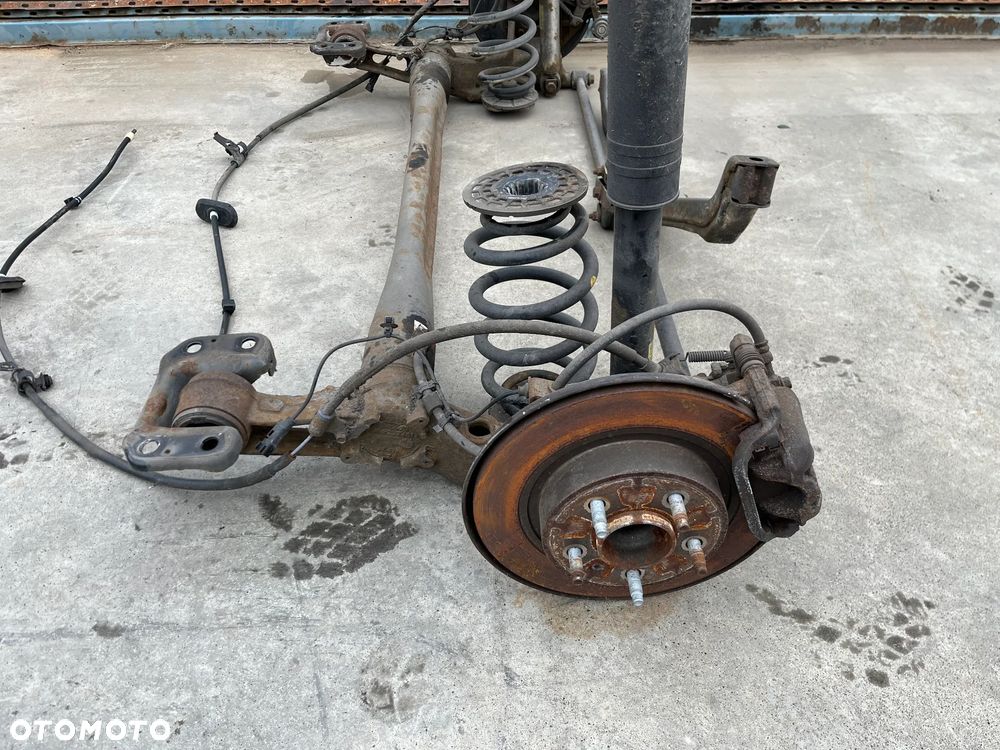 BELKA ZAWIESZENIE TYL OPEL ZAFIRA C - 3