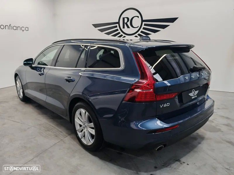 Volvo V60 2.0 B4 Momentum Geartronic - 3
