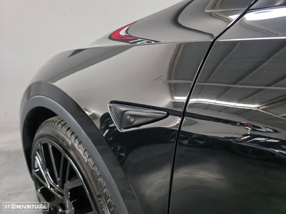 Tesla Model Y Performance Dual Motor AWD - 30