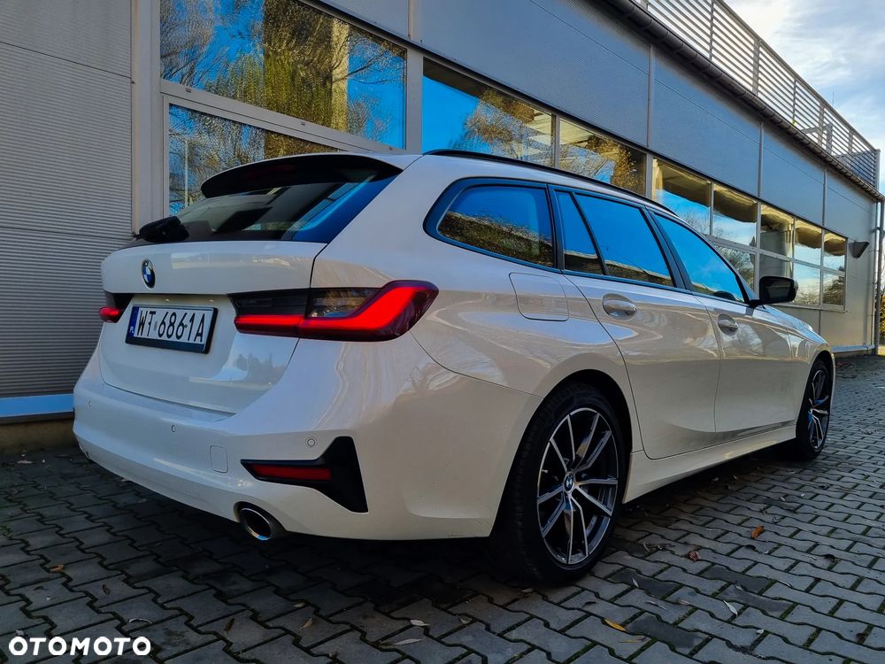BMW Seria 3 320d Sport Line - 3