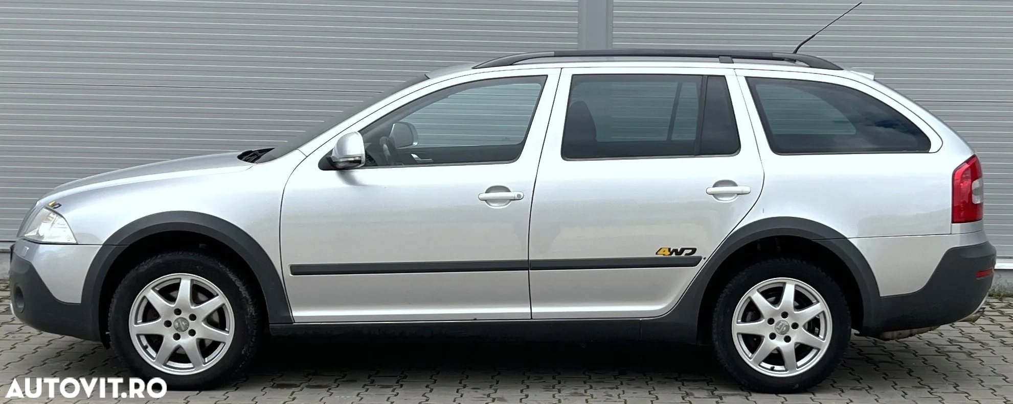 Skoda Octavia Combi 2.0 TDI DPF Scout 4x4 - 6