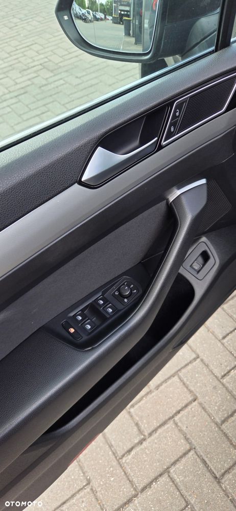 Volkswagen Passat Variant 2.0 TDI BMT Highline - 24