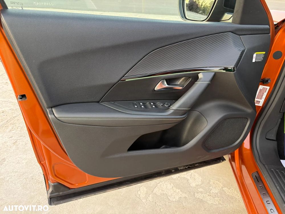 Peugeot 2008 1.2 L PureTech STT EAT8 GT - 36