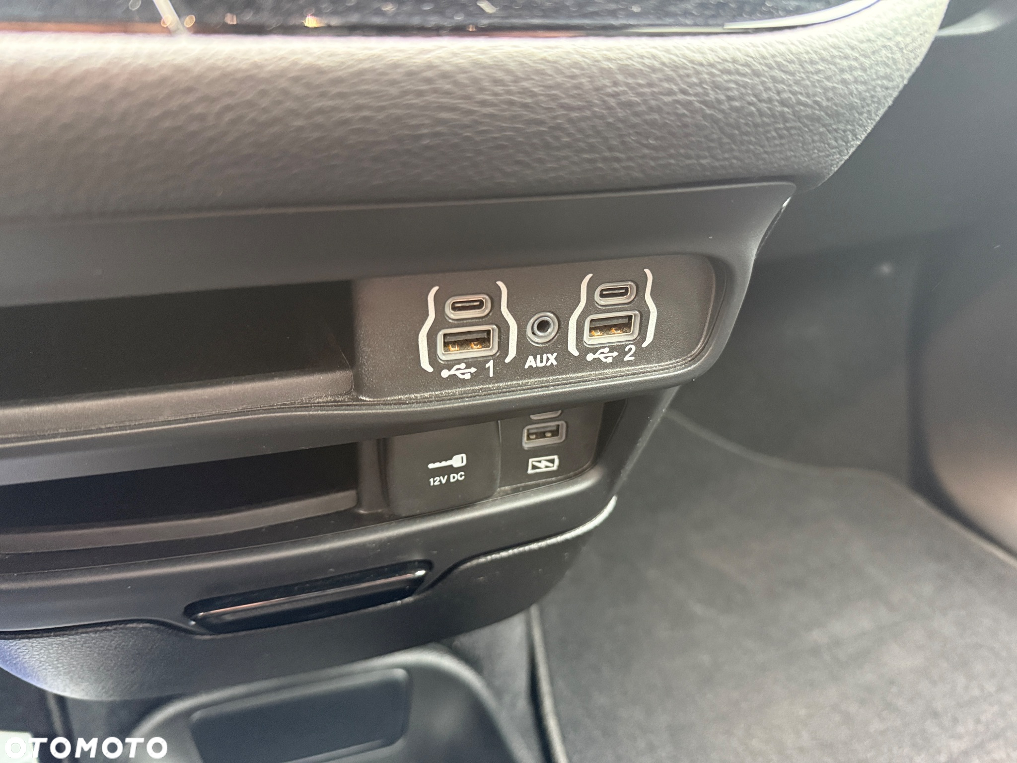 Chrysler Pacifica - 21