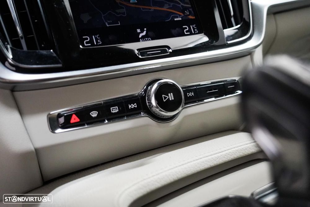 Volvo V90 2.0 D4 Momentum Geartronic - 13