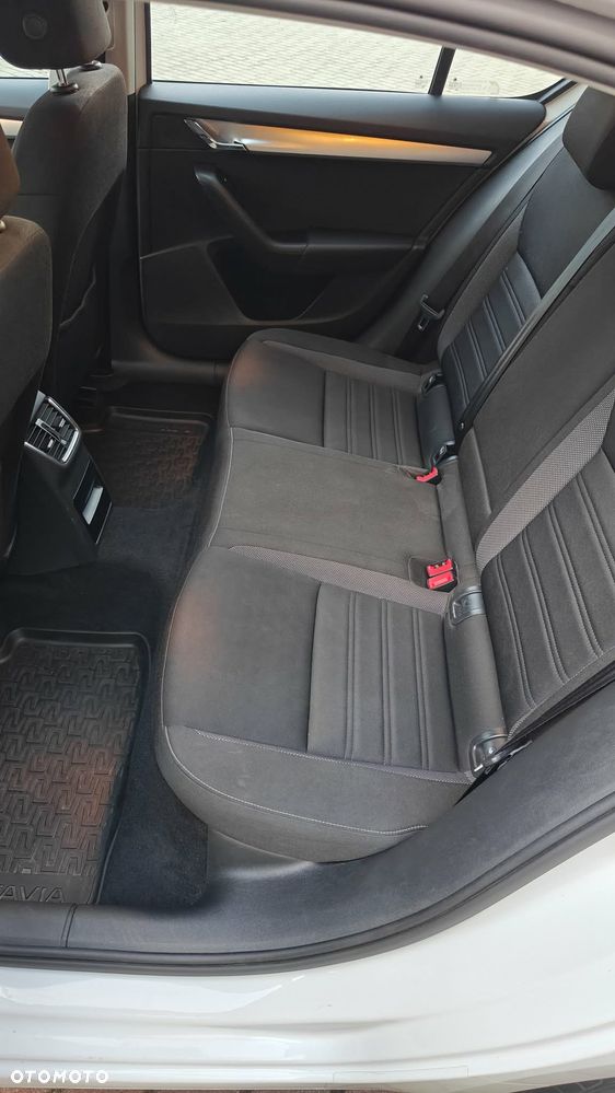 Skoda Octavia 1.6 TDI Ambition - 12