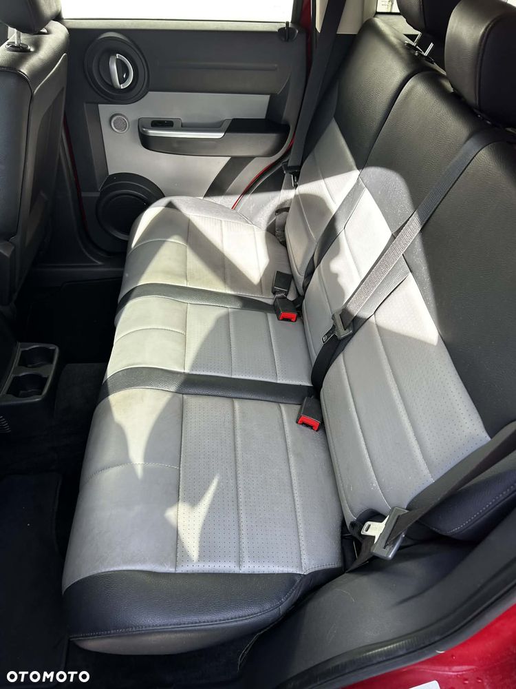 Dodge Nitro 2.8 CRD SE - 25