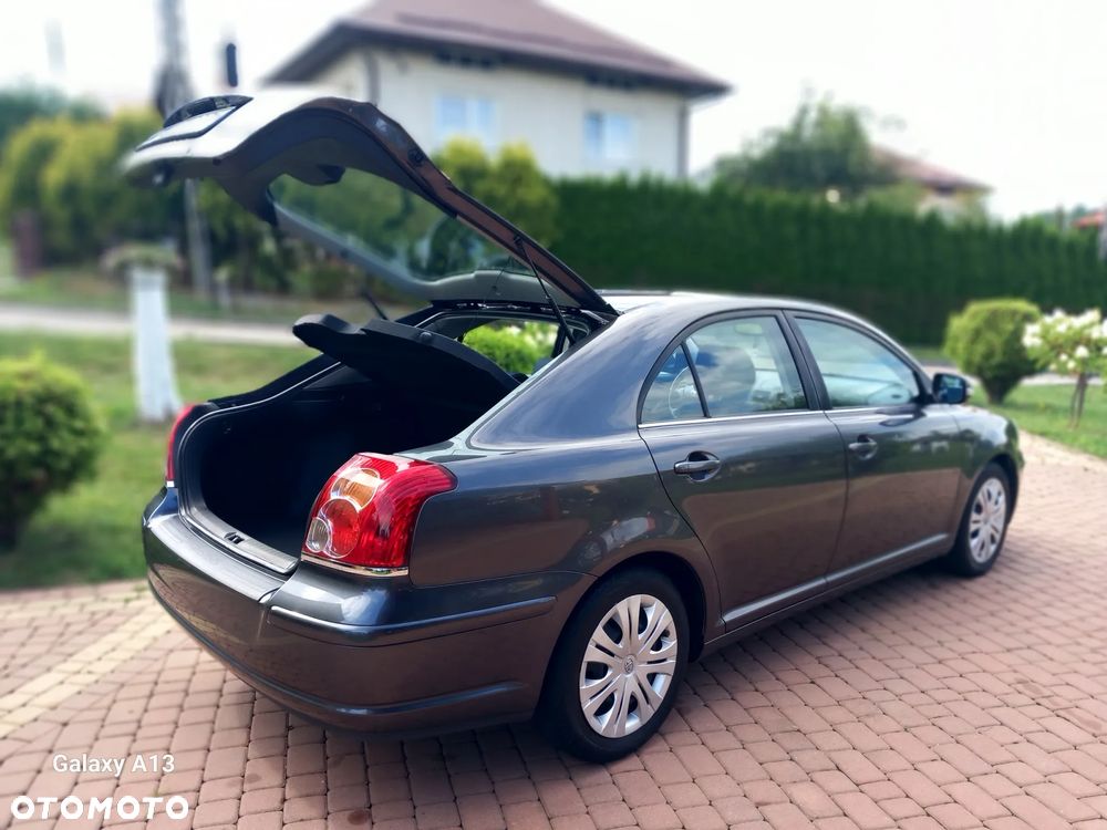 Toyota Avensis 2.0 VVT-i Travel - 9