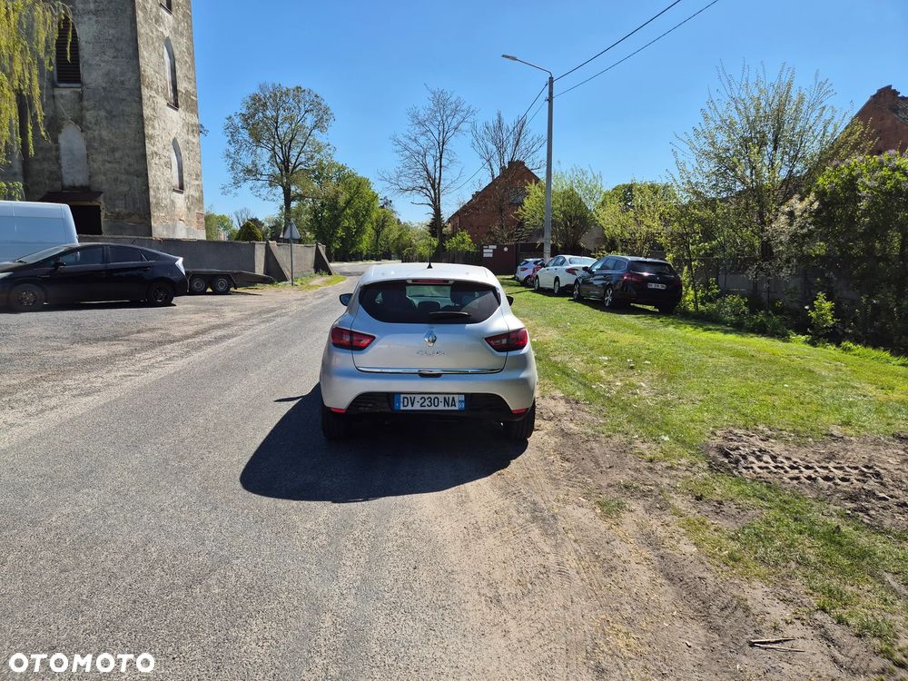 Renault Clio 1.2 16V 75 LIMITED - 20