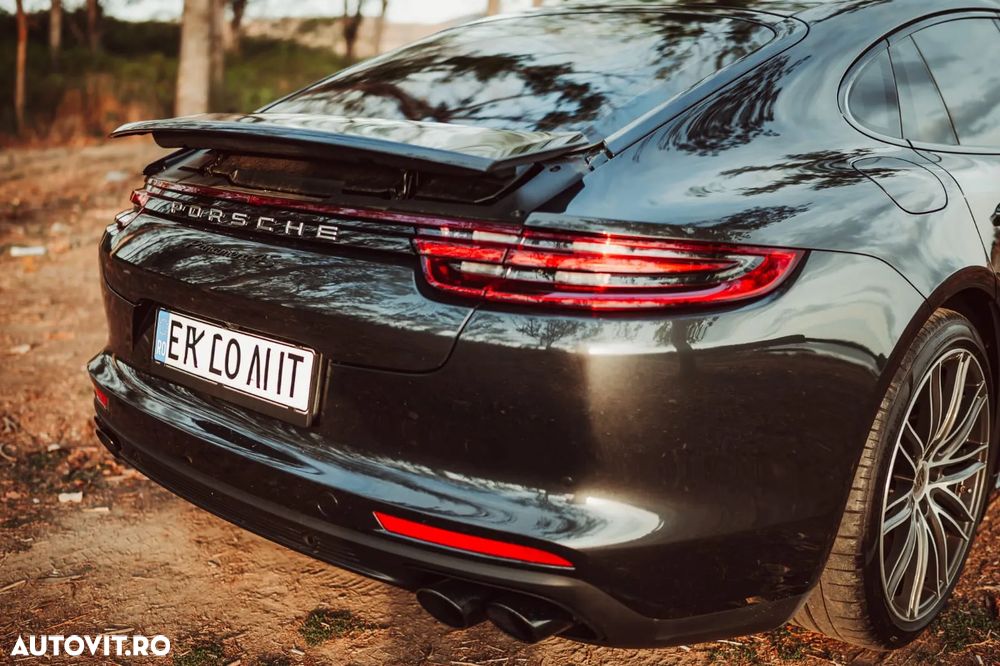 Porsche Panamera 4S - 6