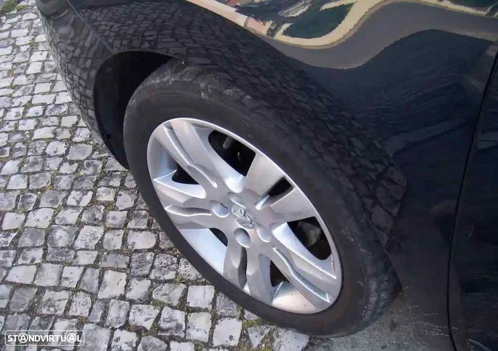 Peugeot 5008 1.6 HDi Executive JLL17 - 5