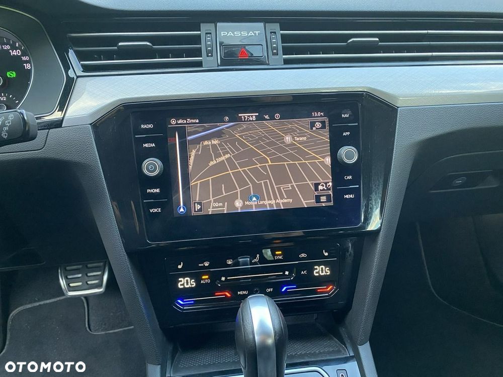 Volkswagen Passat - 18