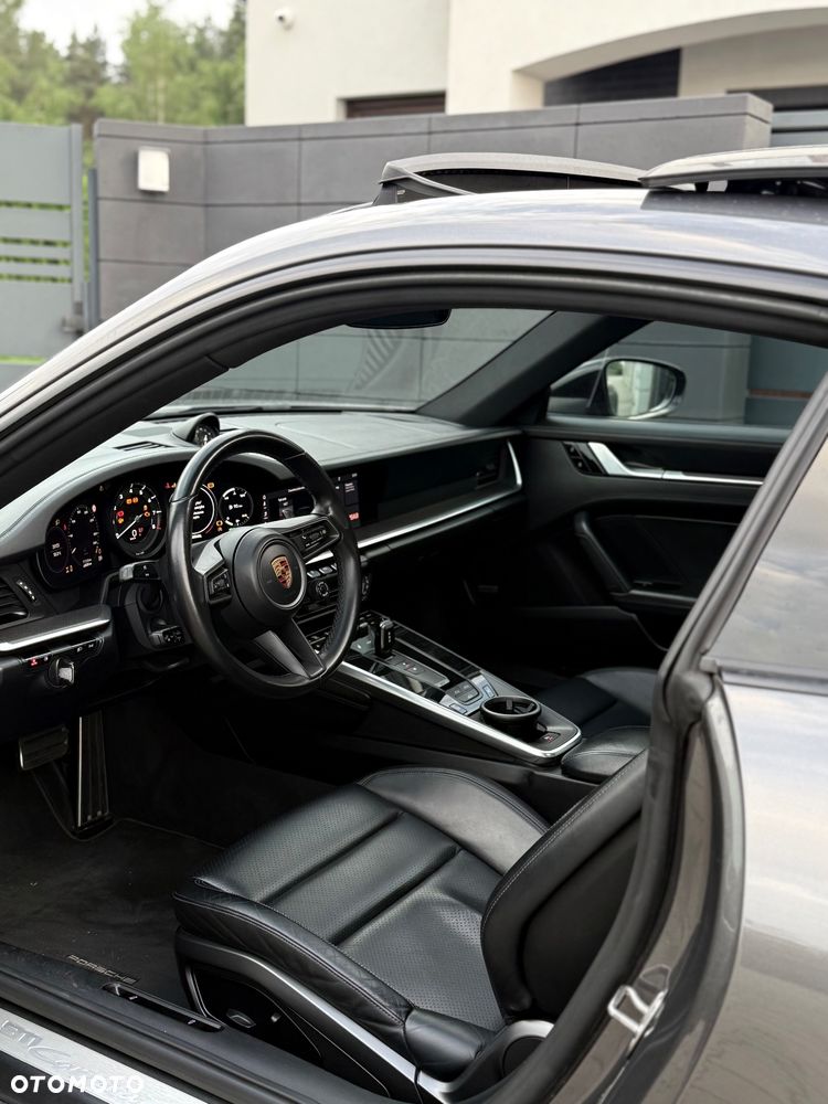 Porsche 911 Carrera 4S - 1
