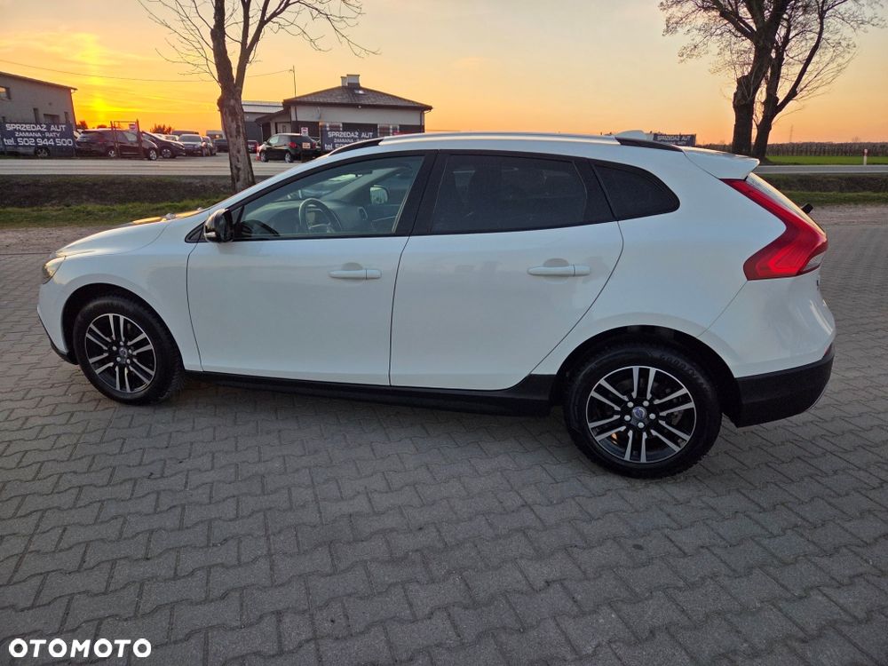 Volvo V40 Cross Country D2 Momentum - 16