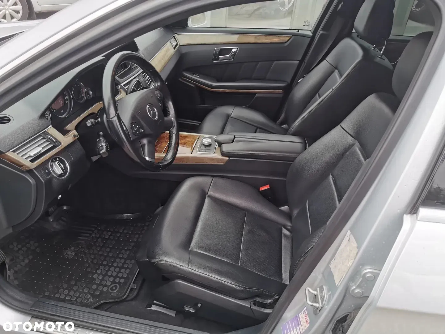 Mercedes-Benz Klasa E 350 CDI 4-Matic BlueEff Avantgarde - 23