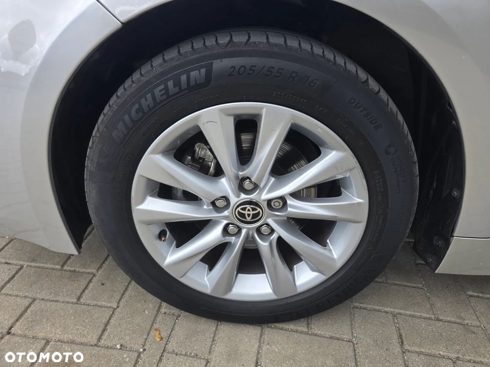 Toyota Corolla - 17