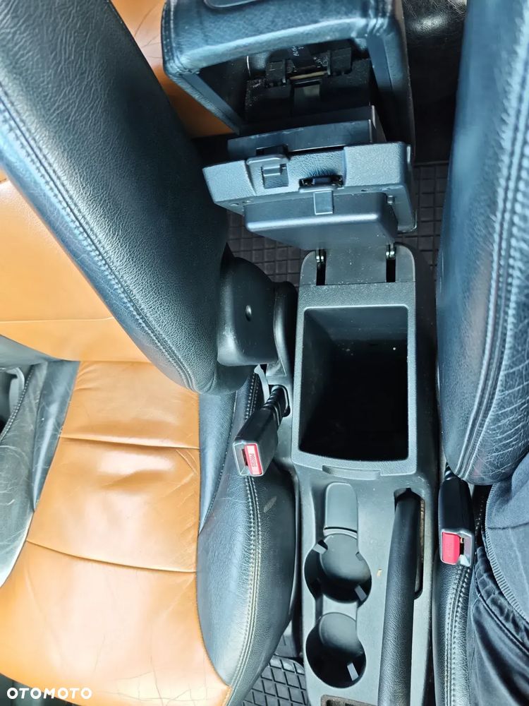 Hyundai Tucson 2.0 Comfort 2WD - 31