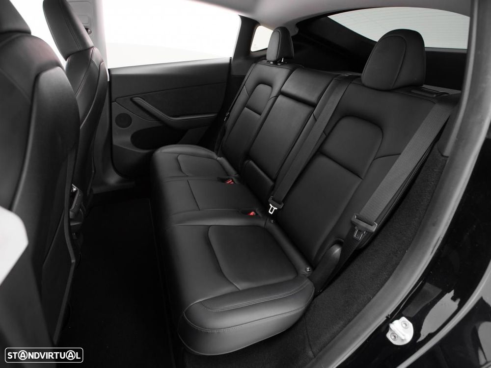 Tesla Model Y Long Range Dual Motor AWD - 11