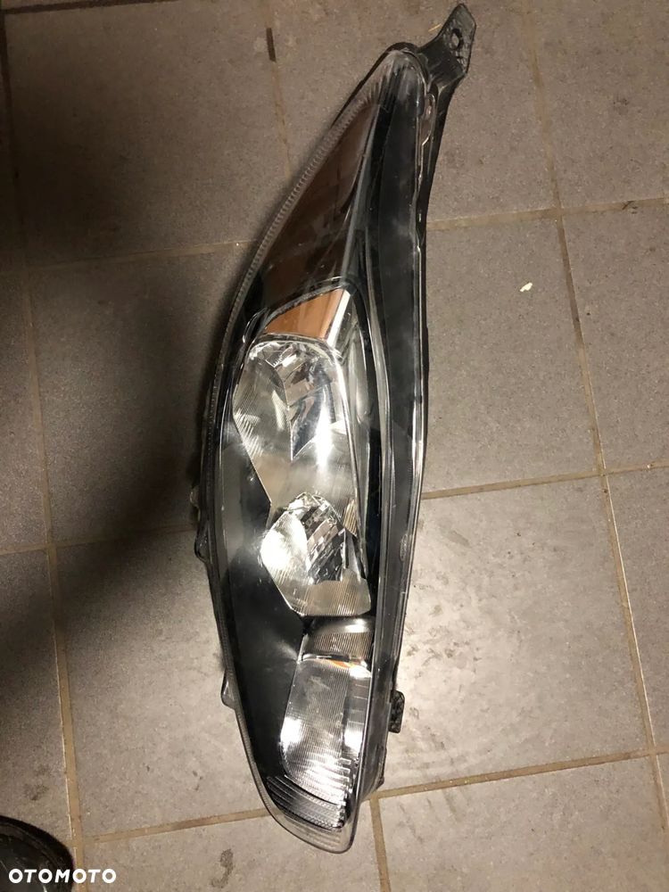 FORD FIESTA MK7 LIFT LAMPA PRAWY PRZÓD C1BB-13W029-AH - 2