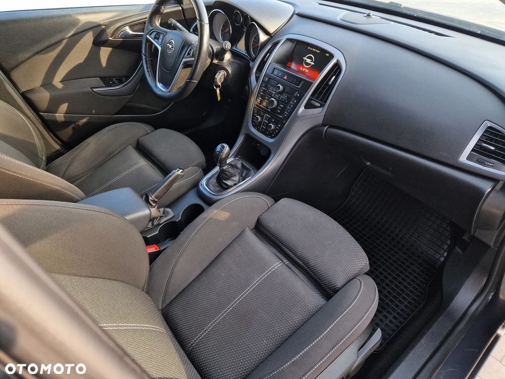 Opel Astra 1.4 Turbo Cosmo - 10