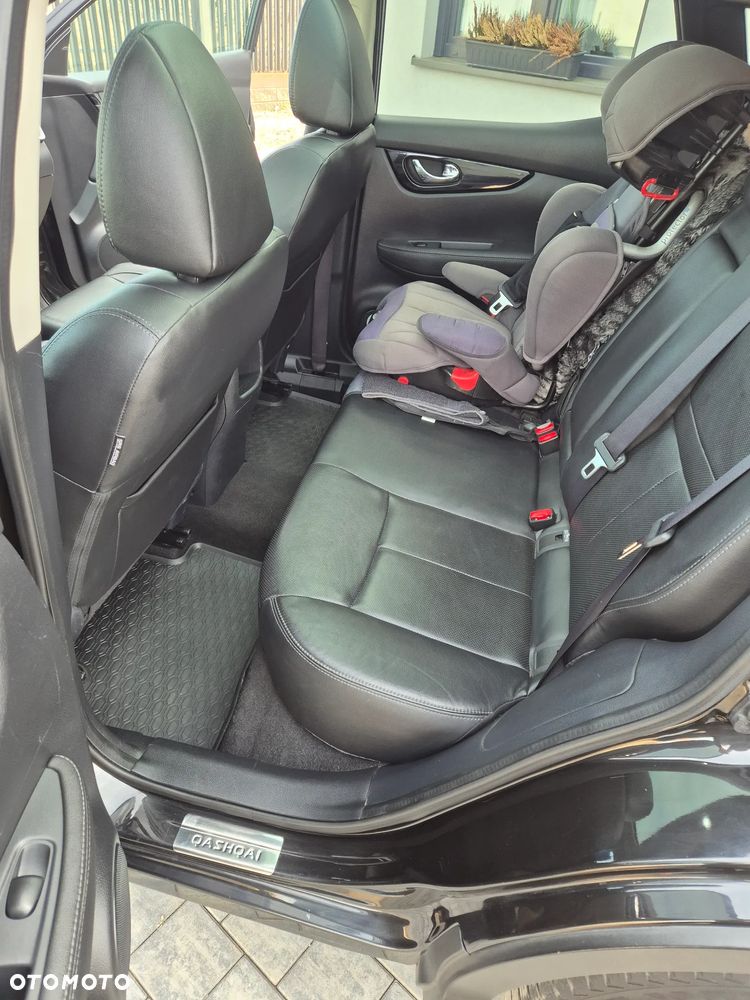 Nissan Qashqai 1.6 DCi 4x4 Black Edition EU6 - 17