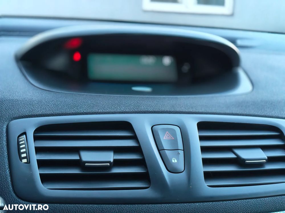 Renault Megane Grandtour TCe 130 BOSE Edition - 30