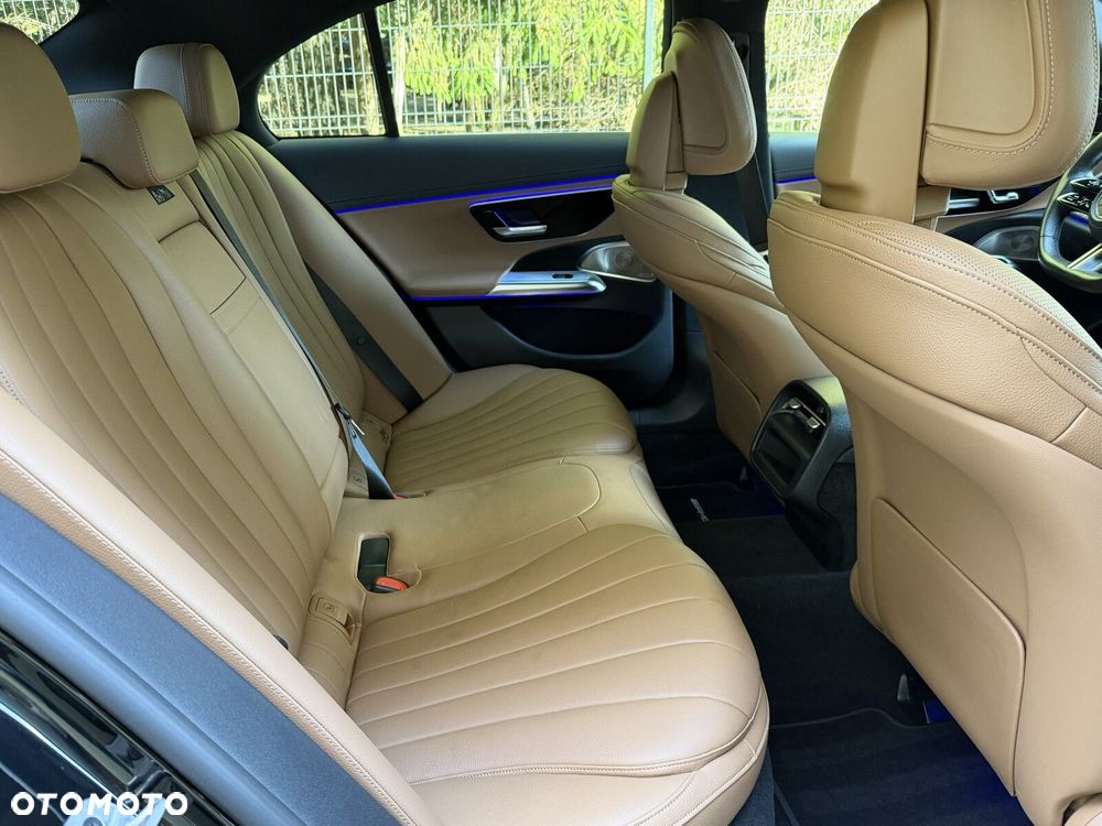 Mercedes-Benz Klasa E 220 d mHEV 4-Matic AMG 9G-Tronic - 21
