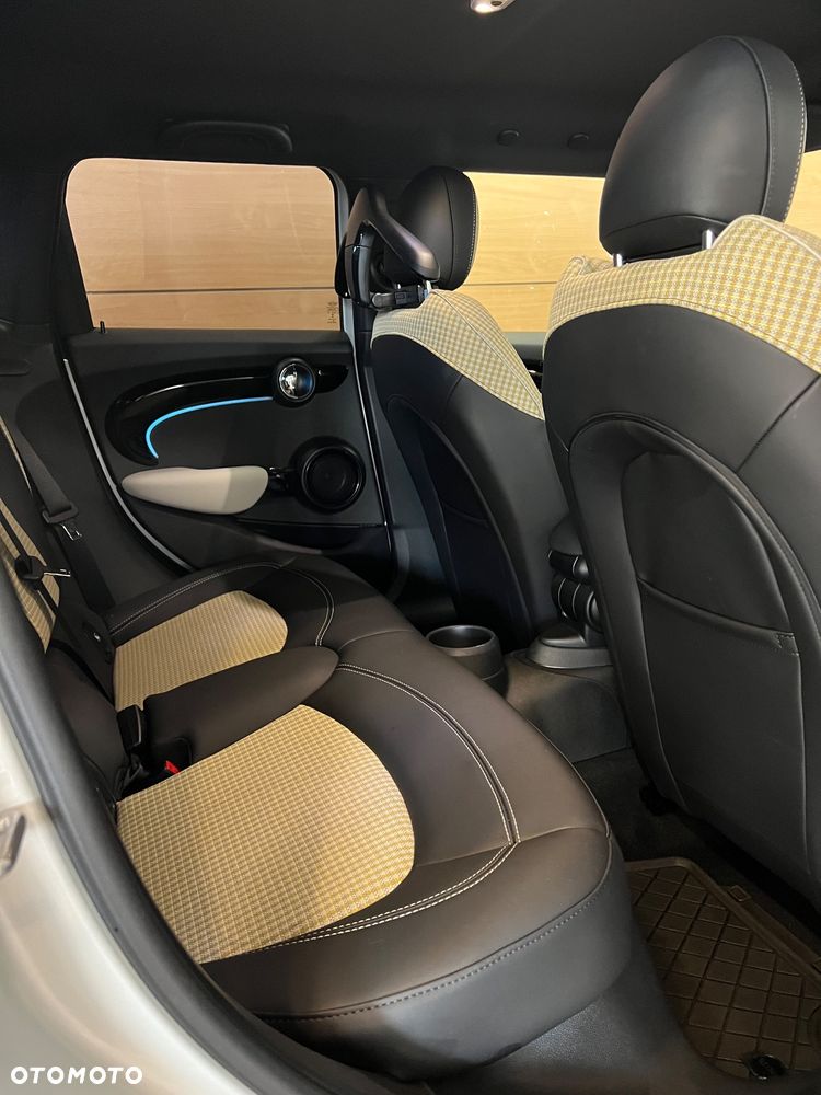 MINI Cooper Standard - 9