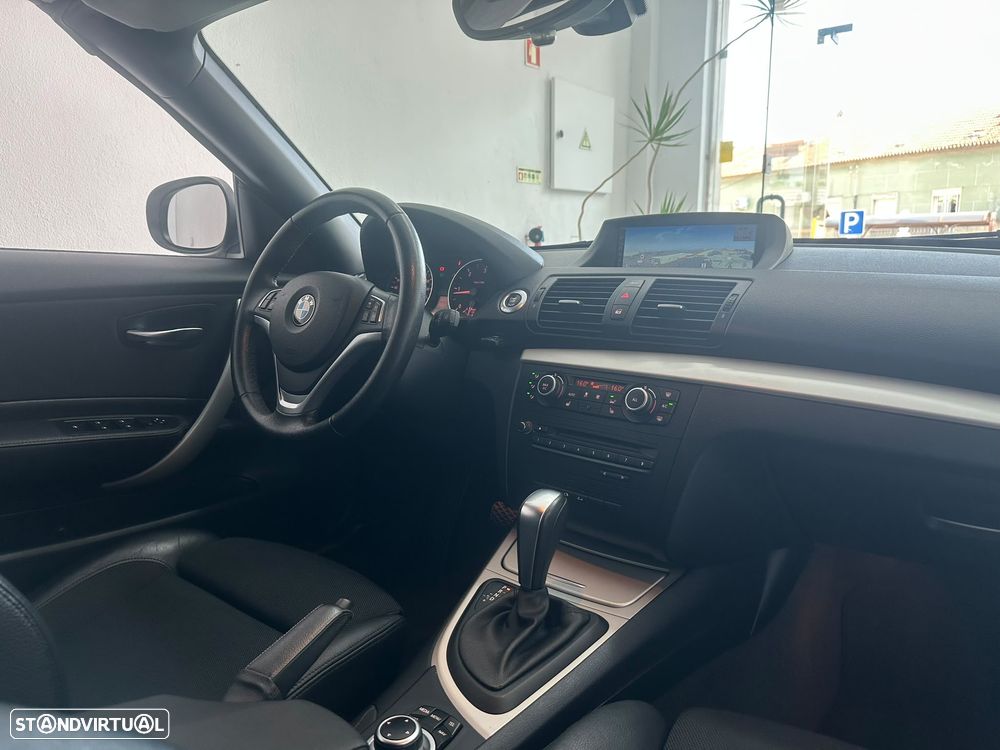 BMW 118 d Aut. Sport Line - 33