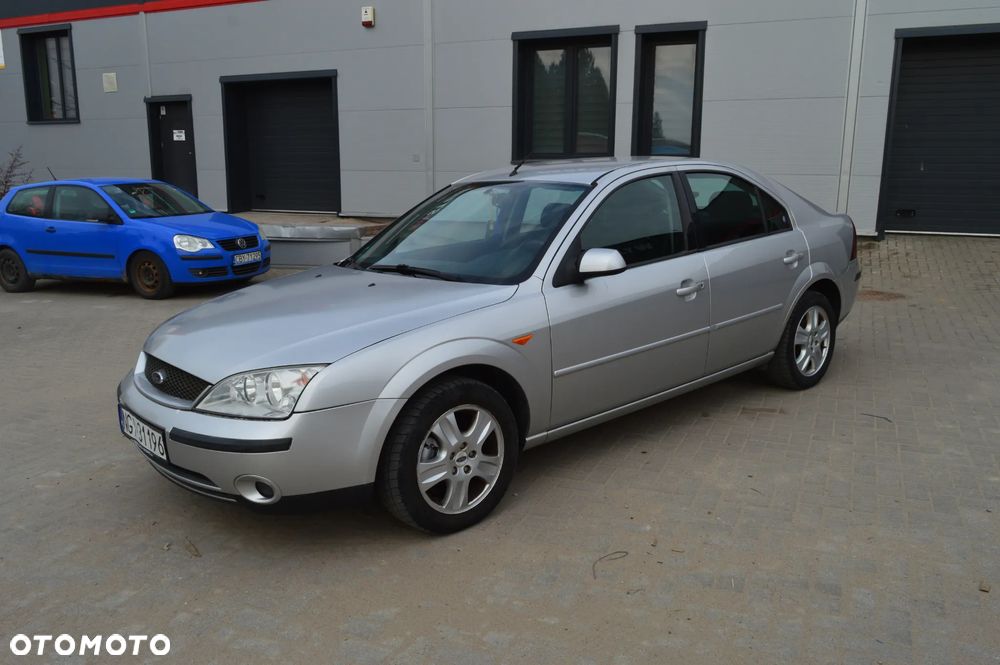 Ford Mondeo 1.8 Ghia X - 4