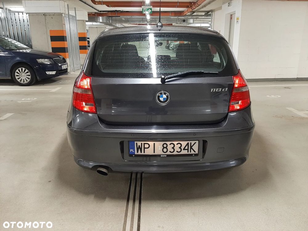 BMW Seria 1 118d DPF - 12