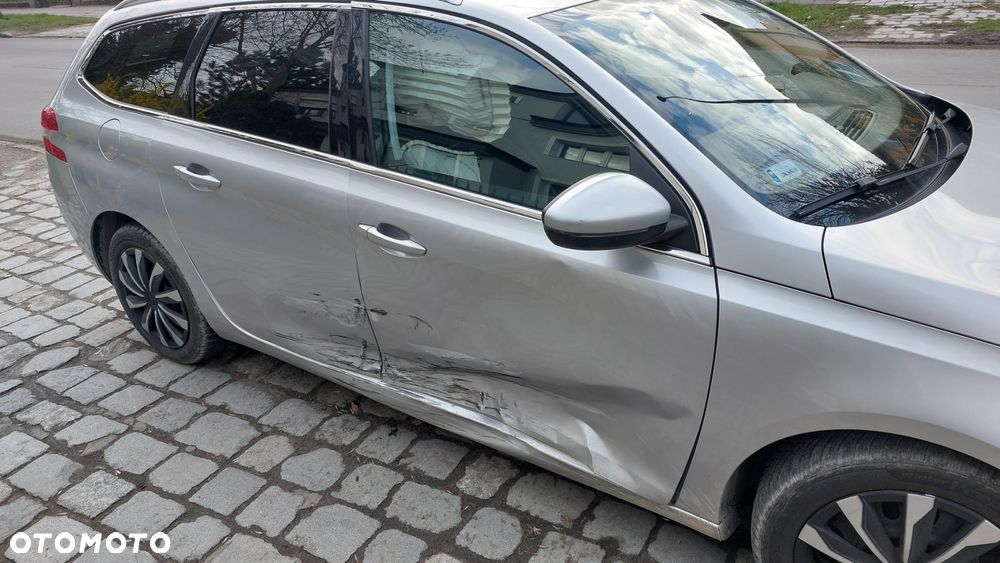 Peugeot 308 2.0 Blue HDi Allure S&S - 8