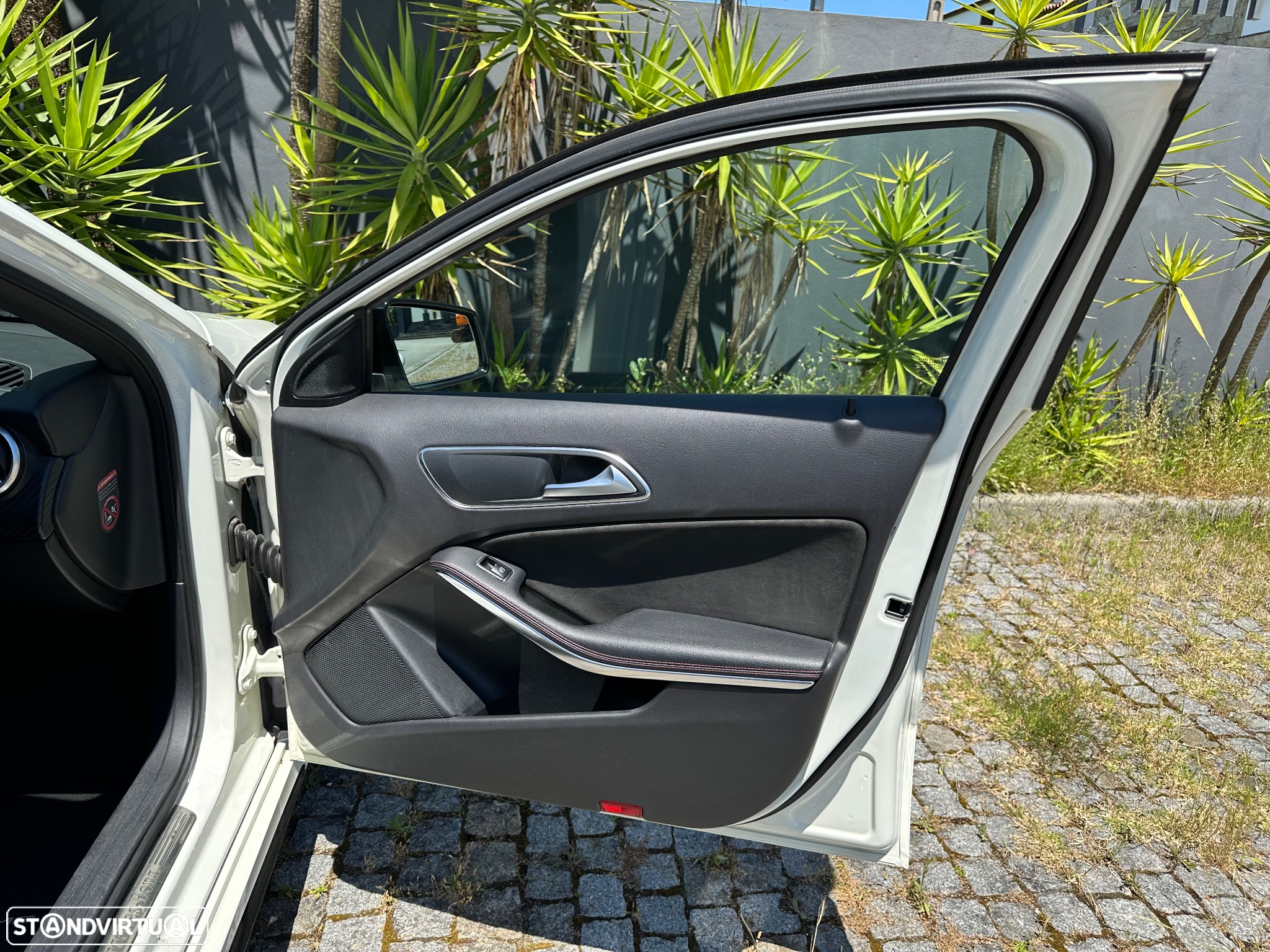 Mercedes-Benz A 180 CDI 7G-DCT AMG Line - 23